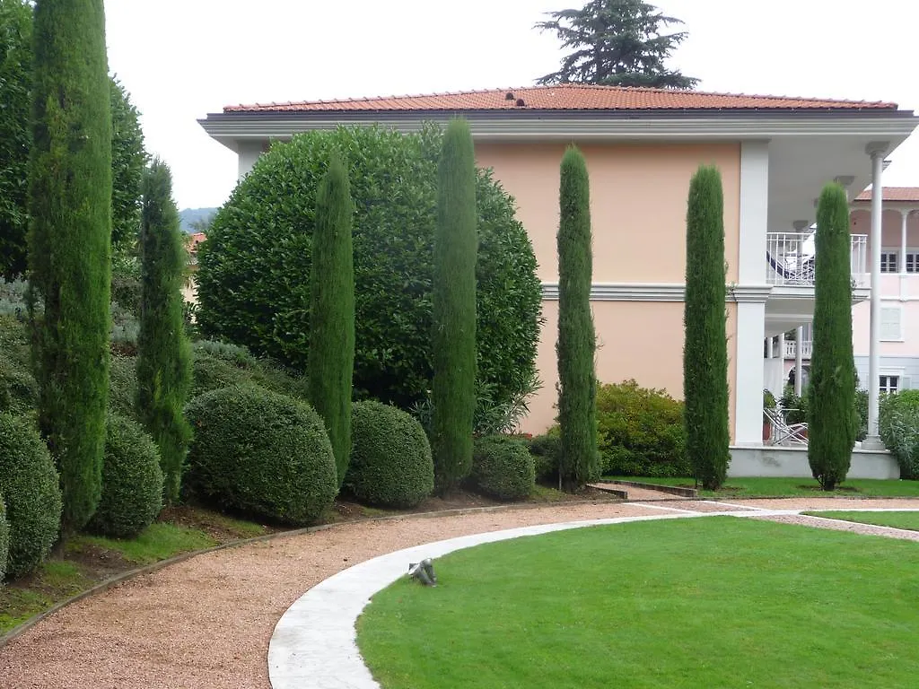 Residence Ville Lago Lugano Porto Ceresio 4*,  Italy